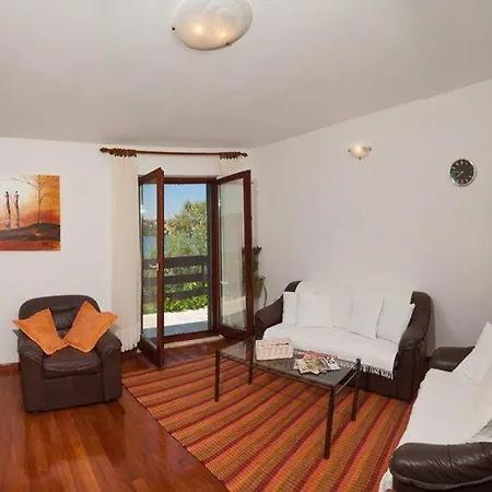 Nyaraló House Lucmar Podglavica