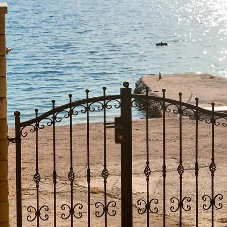 House Lucmar * Podglavica