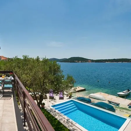 House Lucmar Podglavica