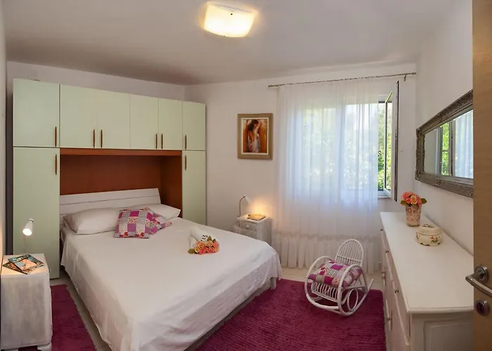 בית נופש House Lucmar *