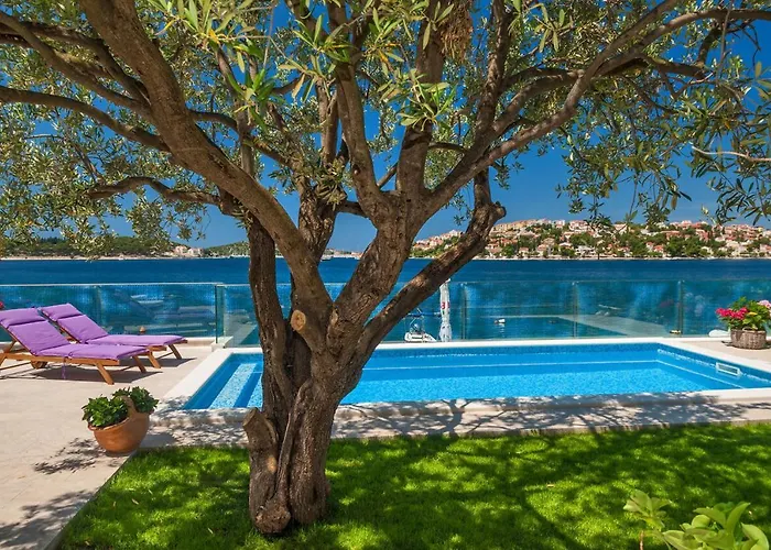 House Lucmar * Podglavica